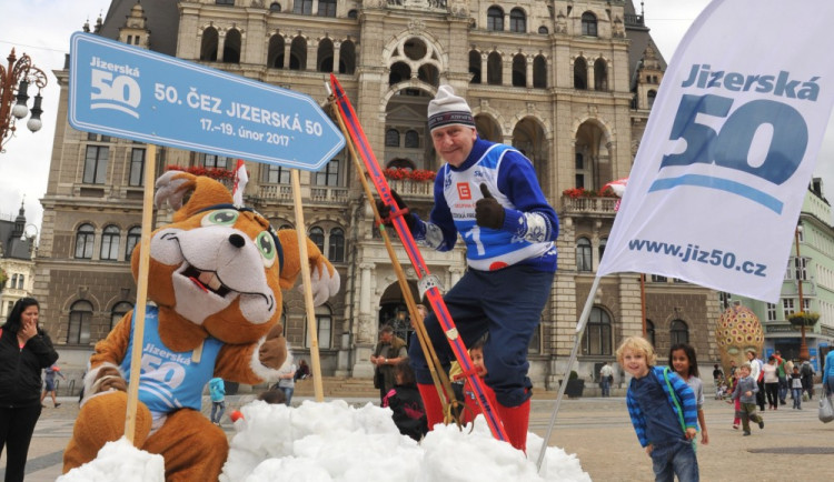 Do Jizerské 50 zbývá půlrok, v Liberci se lyžovalo už dnes