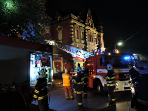 Požár střechy domu v Janově nad Nisou způsobilo stropní svítidlo