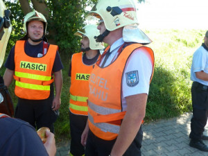 Silnici na Žitavu zablokovala nehoda dvou aut, jeden zraněný