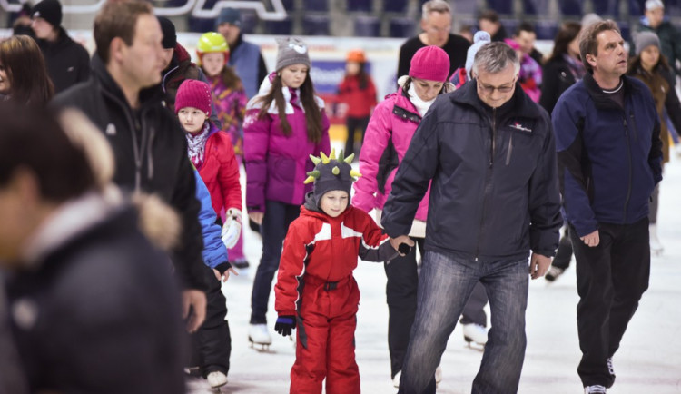 Veřejné bruslení v aréně.