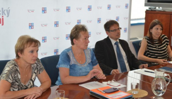 Ředitelka Milena Lednejová (vlevo)