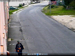 Poznáváte tohohle muže? Policisté by sis s ním rádi promluvili