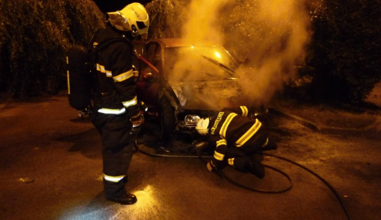 Požár auta v Turnově