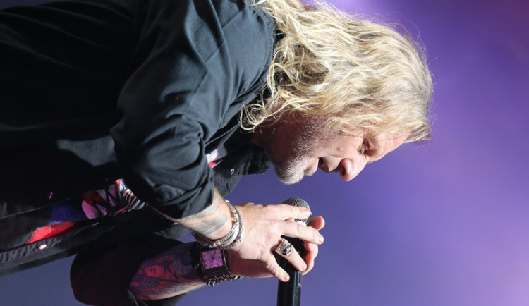 FOTO: Kabáti ukončili svým vystoupením na Bezdězu sérii festivalů České hrady