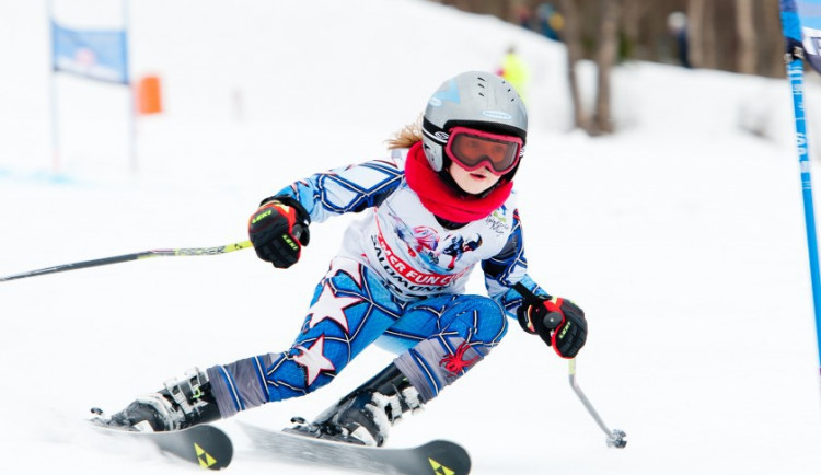 Holky na lyžích vedou