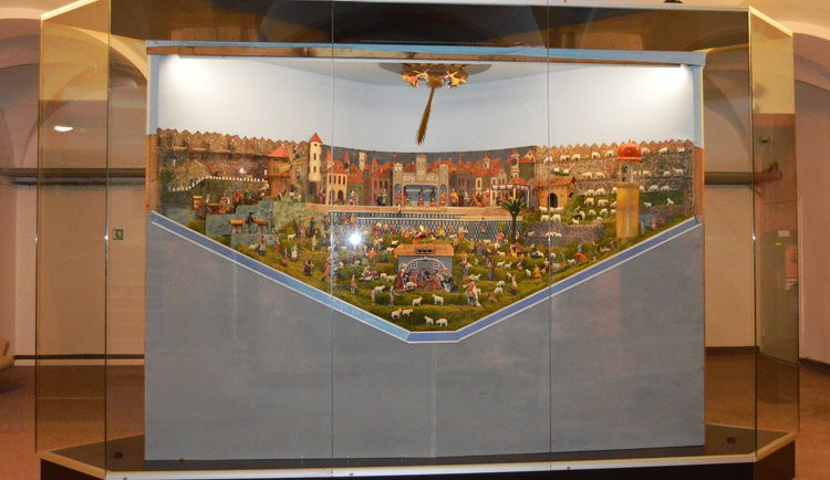 Do libereckého muzea se po třech letech vrátil Metelkův betlém