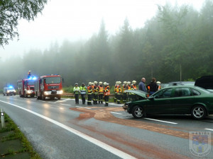 Frekventovanou silnici u Bílého Kostela zablokovala nehoda dvou aut