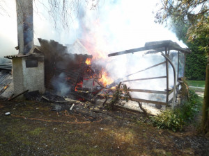Požár zahradní chaty ve Svijanech zaměstnal tři jednotky hasičů