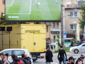 Do Liberce přijely stovky řeckých fanoušků. Policie zatím nemusela řešit žádné problémy