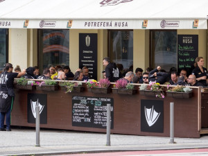 Do Liberce přijely stovky řeckých fanoušků. Policie zatím nemusela řešit žádné problémy