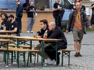 Do Liberce přijely stovky řeckých fanoušků. Policie zatím nemusela řešit žádné problémy