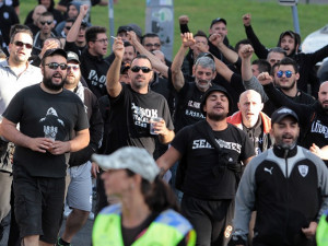 Libercem prošel pochod pěti stovek řeckých fanoušků