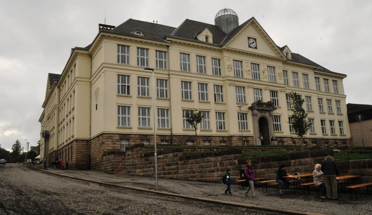 Zrekonstruované centrum Lomnice nad Popelkou