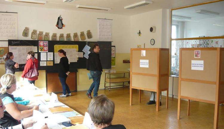 Na severu Čech se volí do krajského zastupitelstva i do senátu