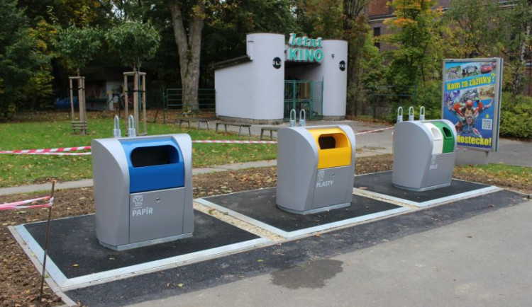 U letního kina v Jablonci už slouží podzemní kontejnery na odpad