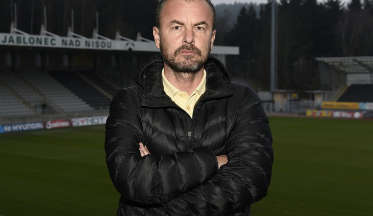 Ilustrační foto; trenér Frťala