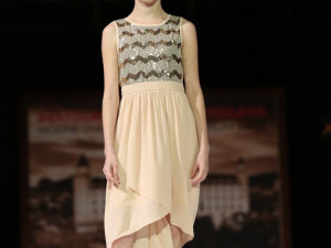 Tříletá Adélka vyrazila k moři, čtrnáctiletá Martina se prošla po molu s Andreou Verešovou