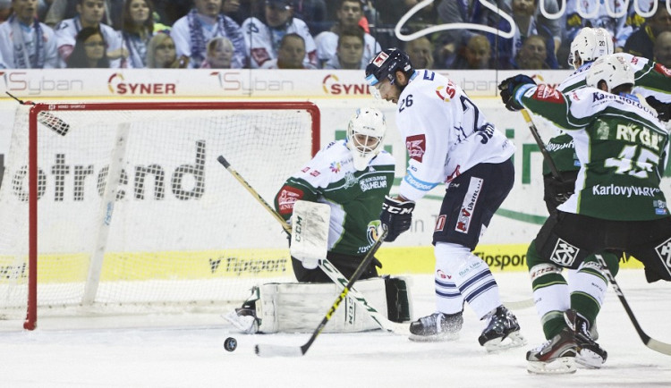 Tygři opět neinkasovali, porazili Karlovy Vary 2:0