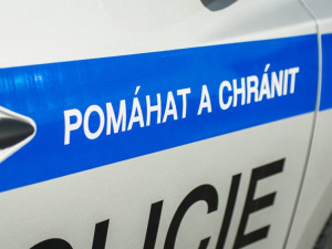 Nájezd na průtah Libercem blokovala v úterý večer nehoda dvou aut