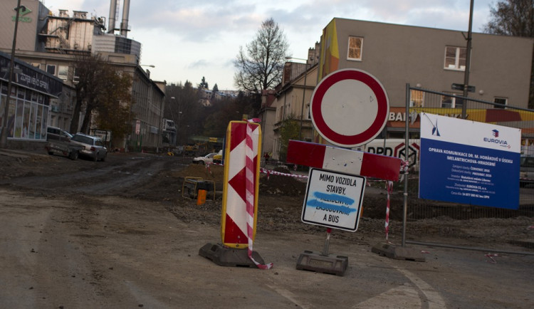 Rekonstrukce Horákovky se protáhne. První auta projedou po nové silnici v polovině prosince