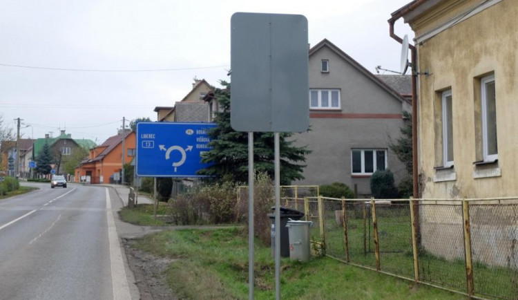 Značky zamezující vjezd na Frýdlantsku