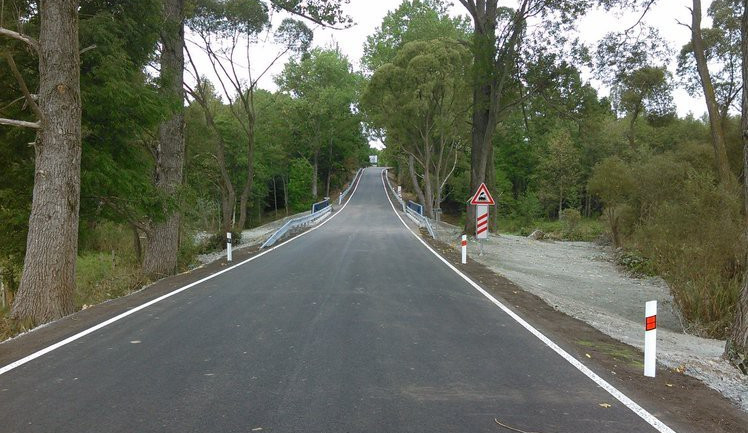 Silnice z Kryštofova Údolí do Křižan se dočká rekonstrukce