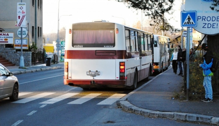 Řidiči autobusů v Libereckém kraji hrozí kvůli mzdám stávkou