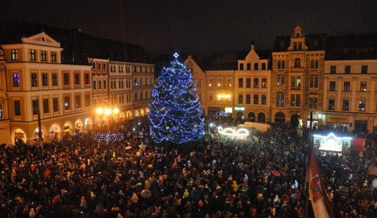 Liberec se připravuje na rozsvícení stromečku na náměstí před radnicí