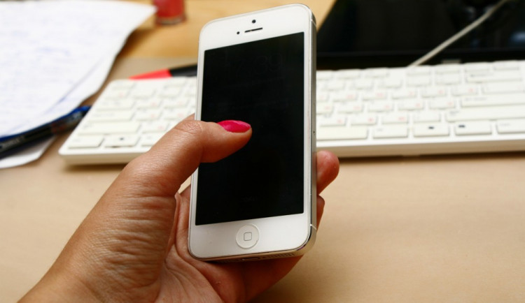 České mobilní služby patří k nejdražším v EU