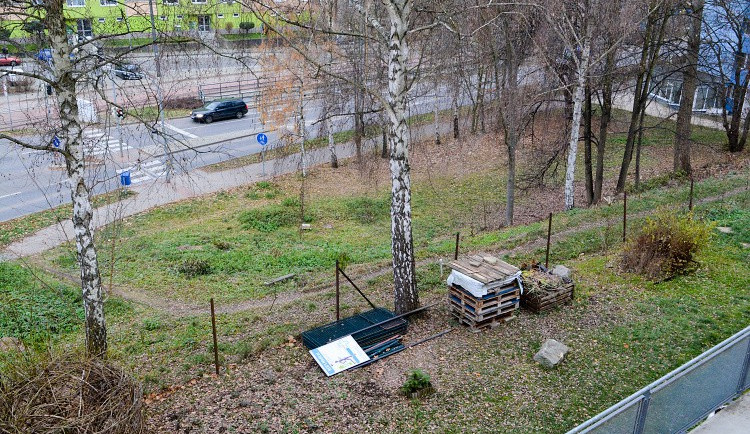 Zanedbaný kout se promění v park