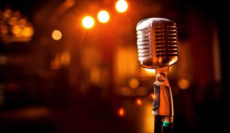 Open Mic u Fryče: Kdejaká umění ve skvělém balení