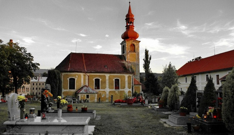 Kostel v Jindřichovicích.