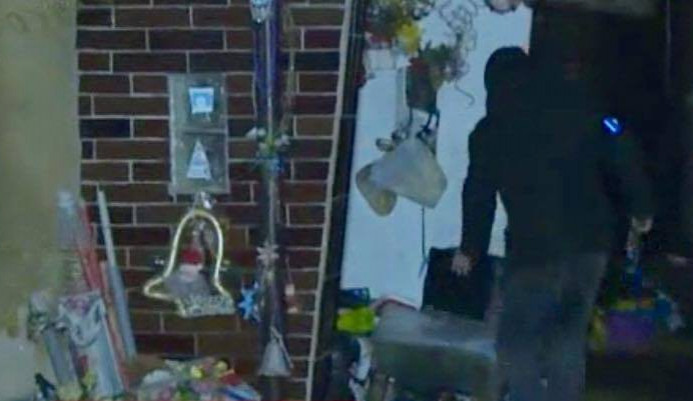 Kriminalista na místě vraždy.