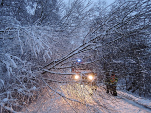 FOTO: Hasiči vyjížděli během jediného dne ke stovce událostí