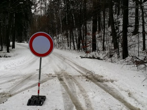 Hasiči vyjížděli během jediného dne ke stovce událostí