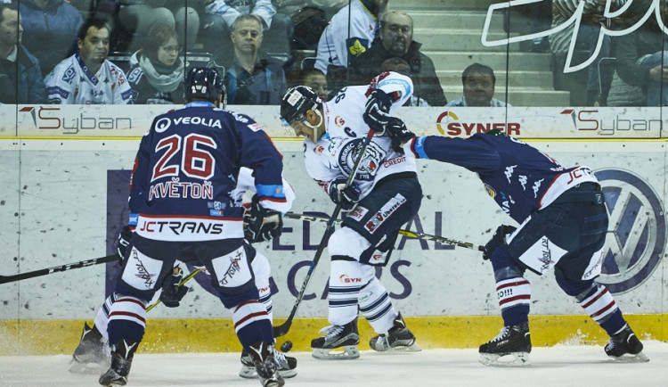 Tygři udolali Litvínov 2:1 a vyhoupli se do čela extraligy
