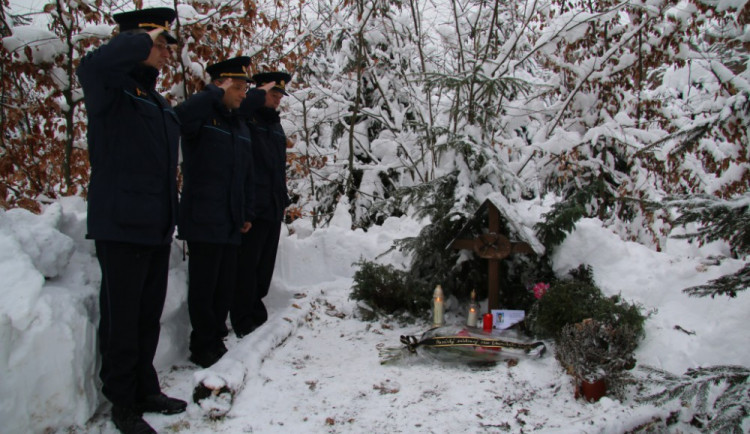 Hasiči si připomněli památku zesnulého kolegy. Před deseti lety zahynul při orkánu Kyrill