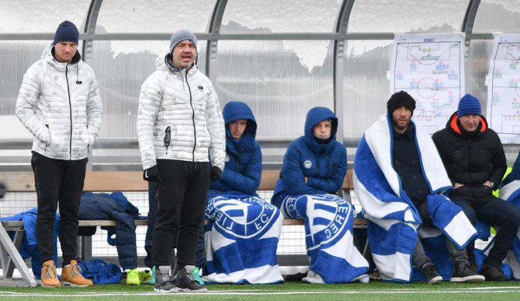 Podmínky nejsou úplně fotbalové.