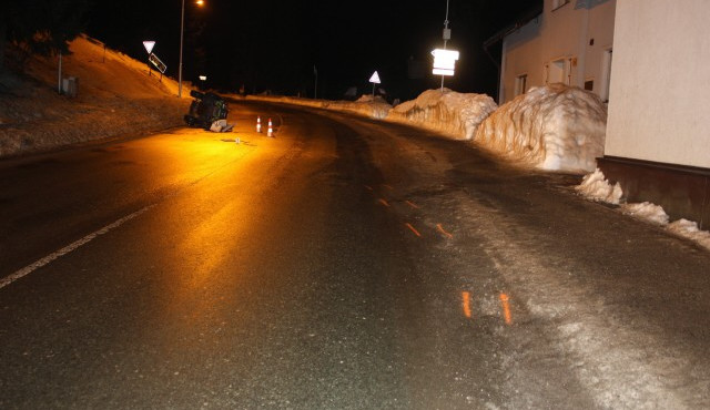 Opilý muž převrátil čtyřkolku na bok, nadýchal přes dvě promile