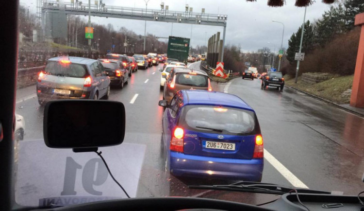 Směr na Děčín je zablokovaný.