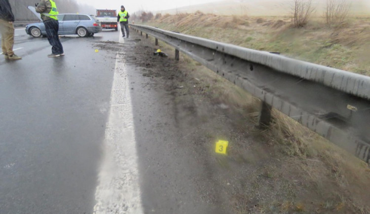 Muž ujížděl před policisty.