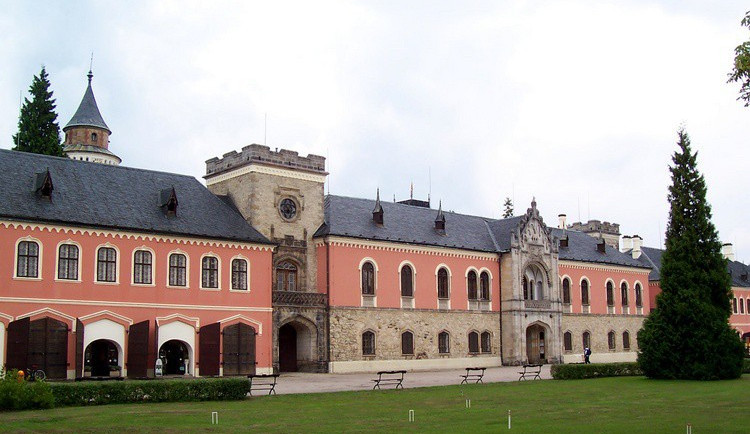 Ilustrační foto; Hrad a zámek Sychrov