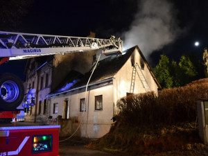 Noční požár v Hodkovicích napáchal statisícové škody