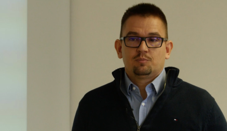 Bláha vyvrací spekulace kolem nákupu pozemků: Štve mě, že musím reagovat na nepravdy