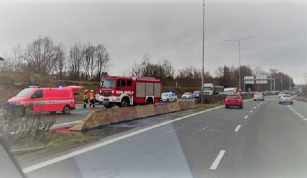 Nehoda dvou osobních aut zastavila na hodinu a půl provoz na průtahu Libercem