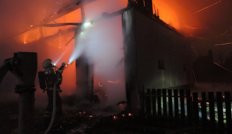 Požár v Nové Vsi u Jablonce nad Nisou