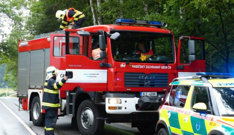 Další nehoda zastavila ve čtvrtek večer provoz na silnici mezi Libercem a Frýdlantem