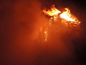 Požár chatky v Proseči nad Nisou, škoda jde do desítek tisíc korun