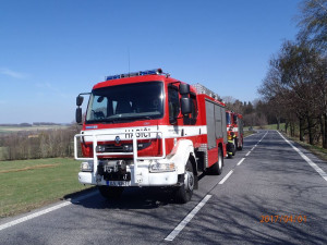 Vážná nehoda na Albrechtickém kopci, motocyklista vjel do příkopa