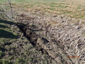 Vážná nehoda na Albrechtickém kopci, motocyklista vjel do příkopa